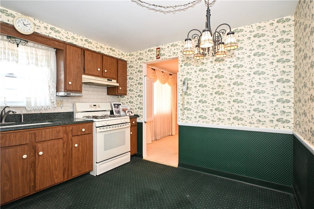 5015 Elmwood Dr, Pittsburgh, PA 15227 5015 Elmwood Dr, Pittsburgh, PA 15227