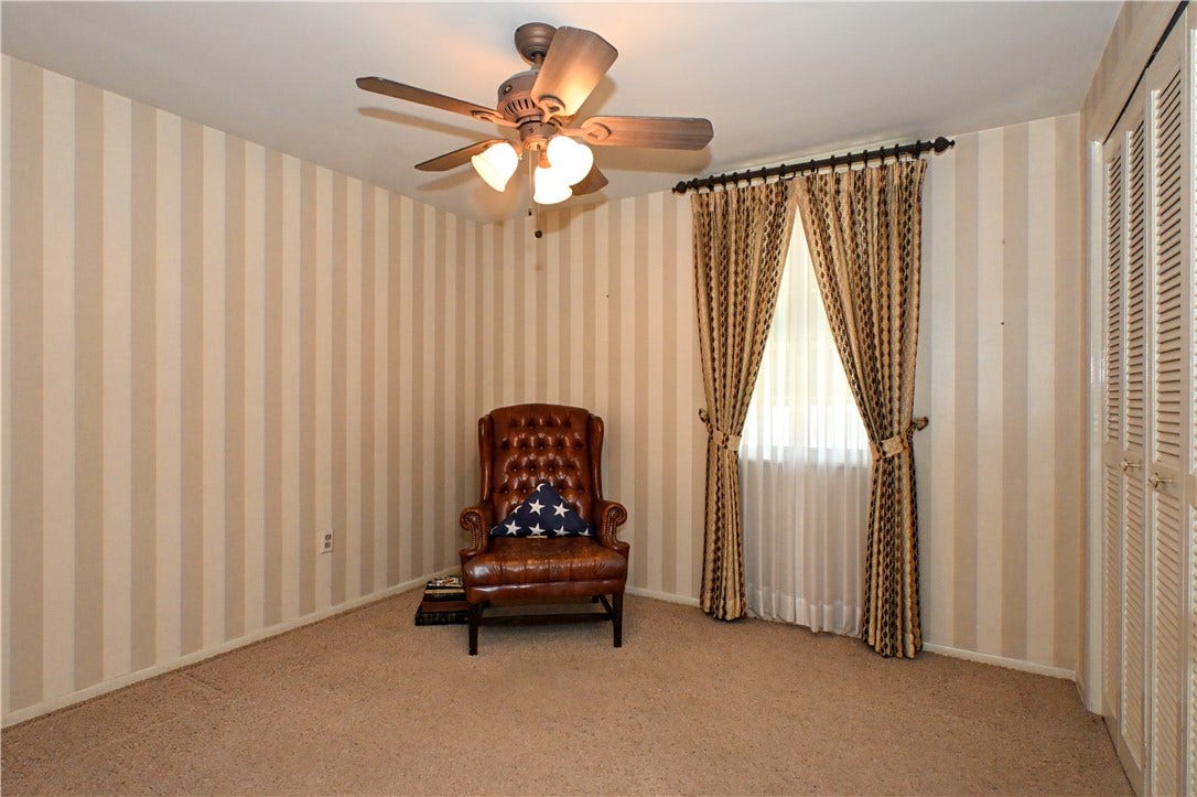 5015 Elmwood Dr, Pittsburgh, PA 15227 5015 Elmwood Dr, Pittsburgh, PA 15227