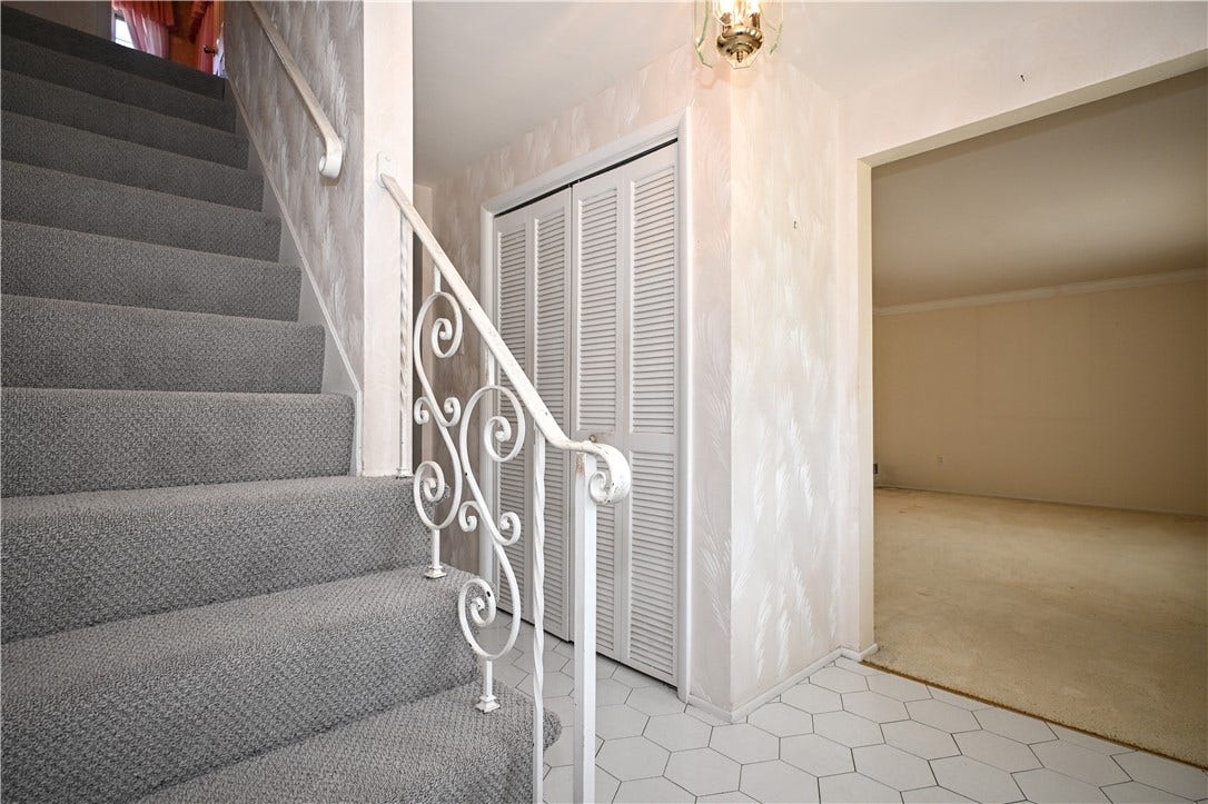 5015 Elmwood Dr, Pittsburgh, PA 15227 5015 Elmwood Dr, Pittsburgh, PA 15227