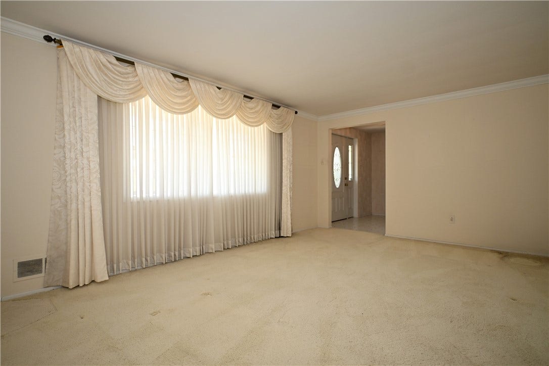 5015 Elmwood Dr, Pittsburgh, PA 15227 5015 Elmwood Dr, Pittsburgh, PA 15227