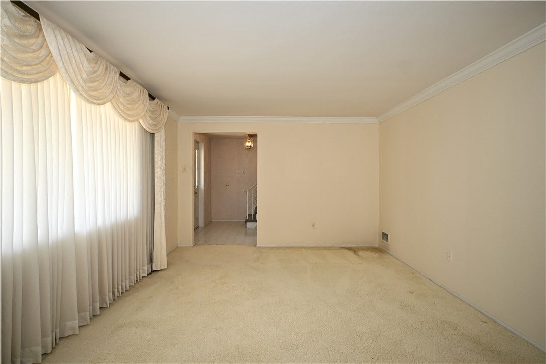 5015 Elmwood Dr, Pittsburgh, PA 15227 5015 Elmwood Dr, Pittsburgh, PA 15227