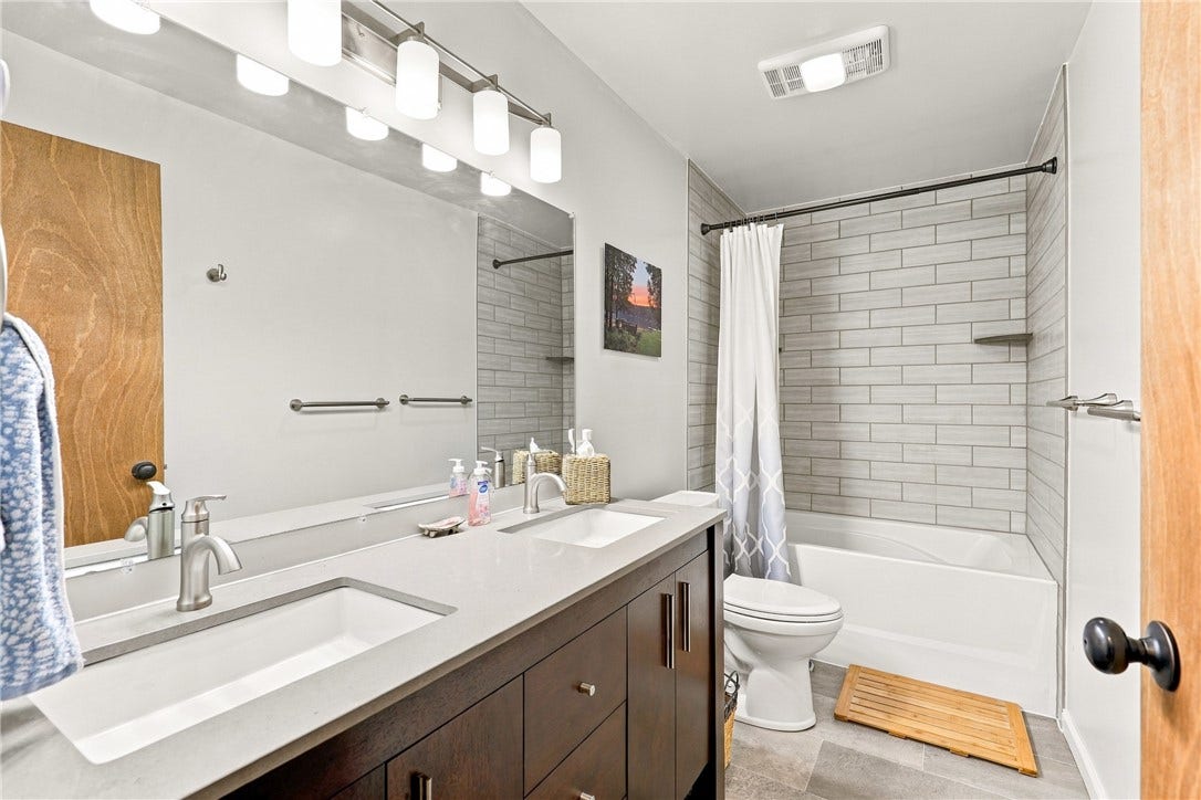 182 South Peninsula Drive, Central City, PA 15926