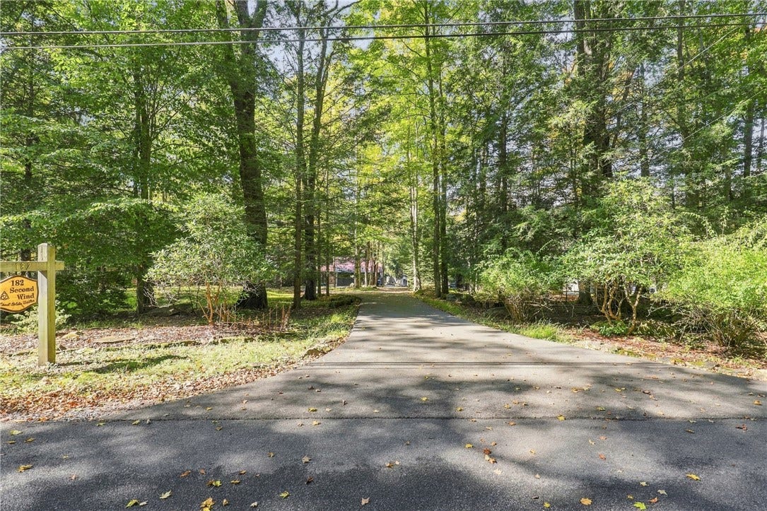 182 South Peninsula Drive, Central City, PA 15926