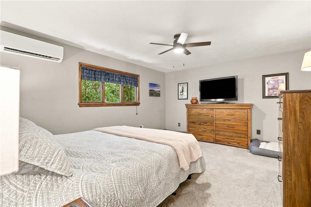 182 South Peninsula Drive, Central City, PA 15926