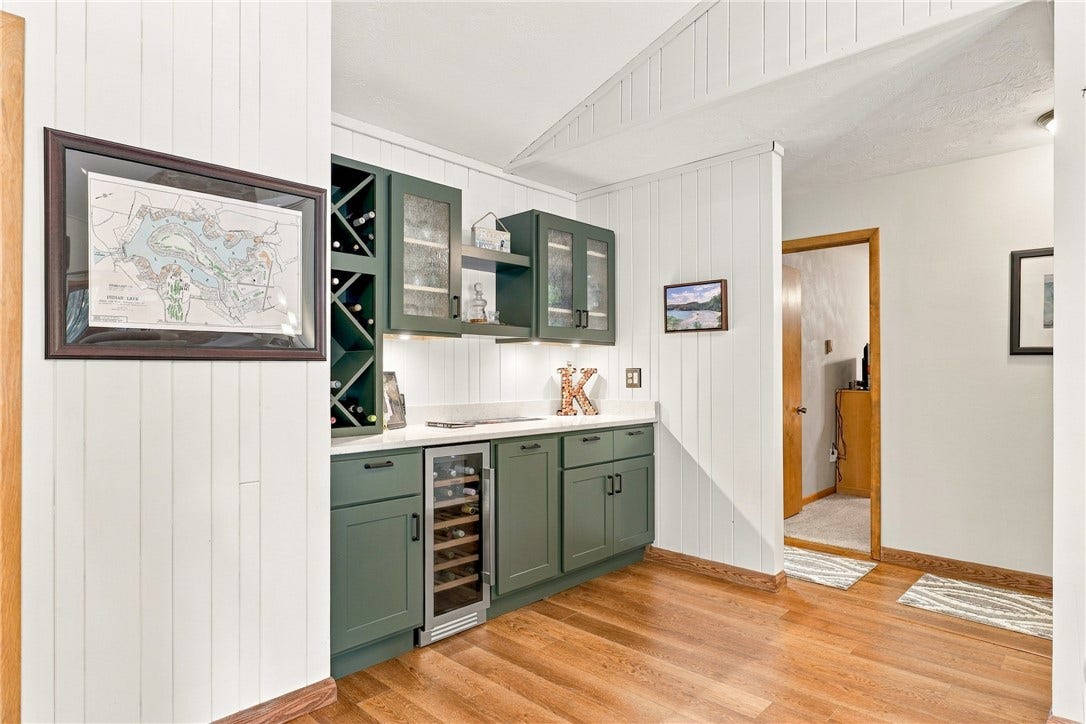 182 South Peninsula Drive, Central City, PA 15926