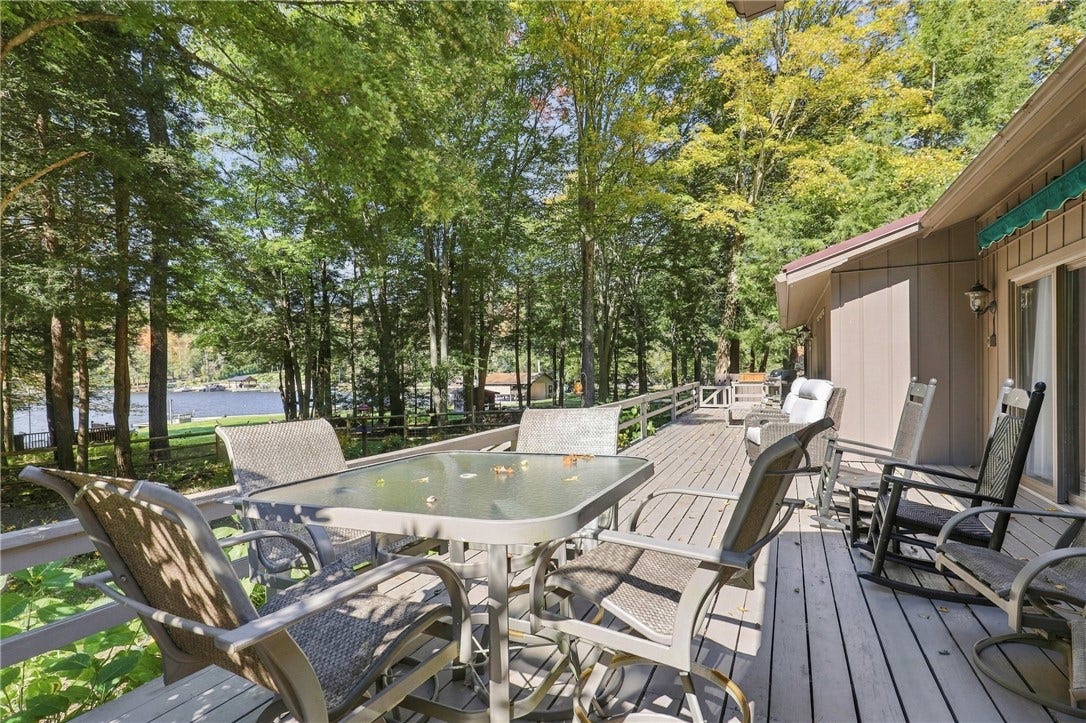 182 South Peninsula Drive, Central City, PA 15926