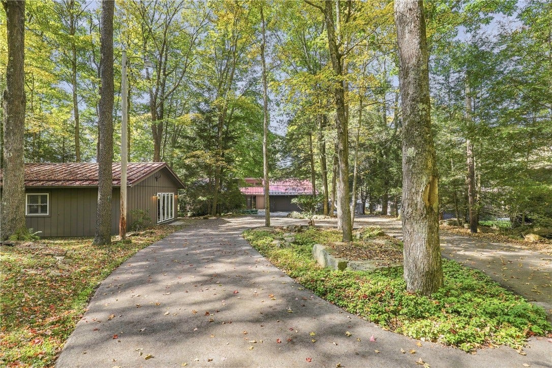 182 South Peninsula Drive, Central City, PA 15926