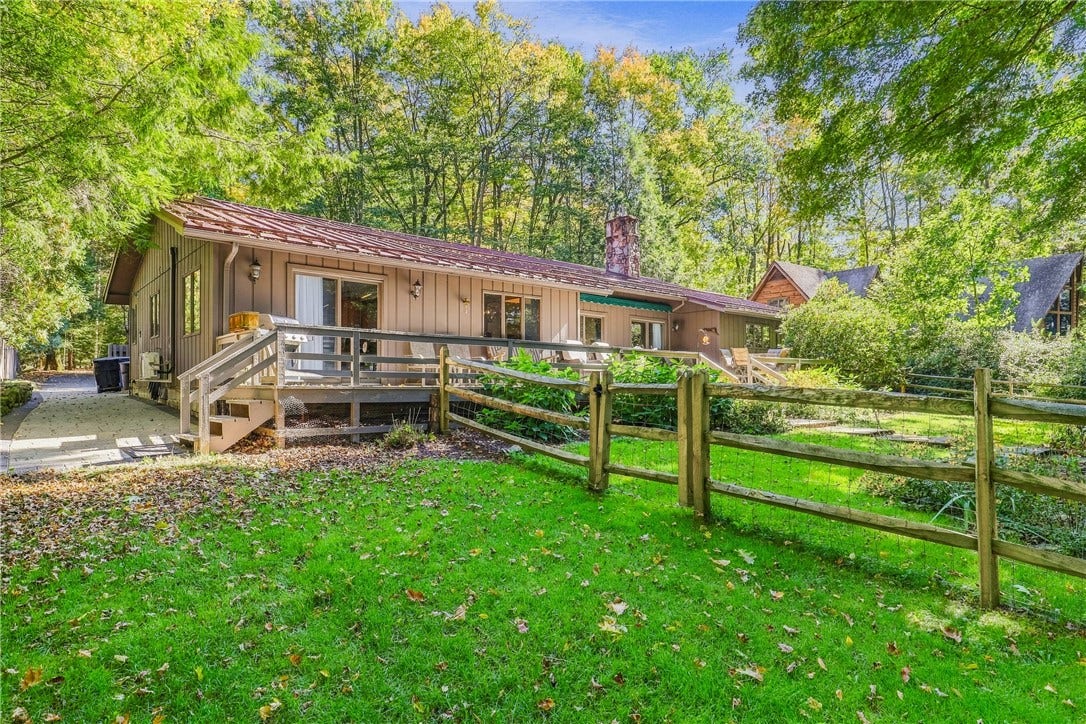 182 South Peninsula Drive, Central City, PA 15926