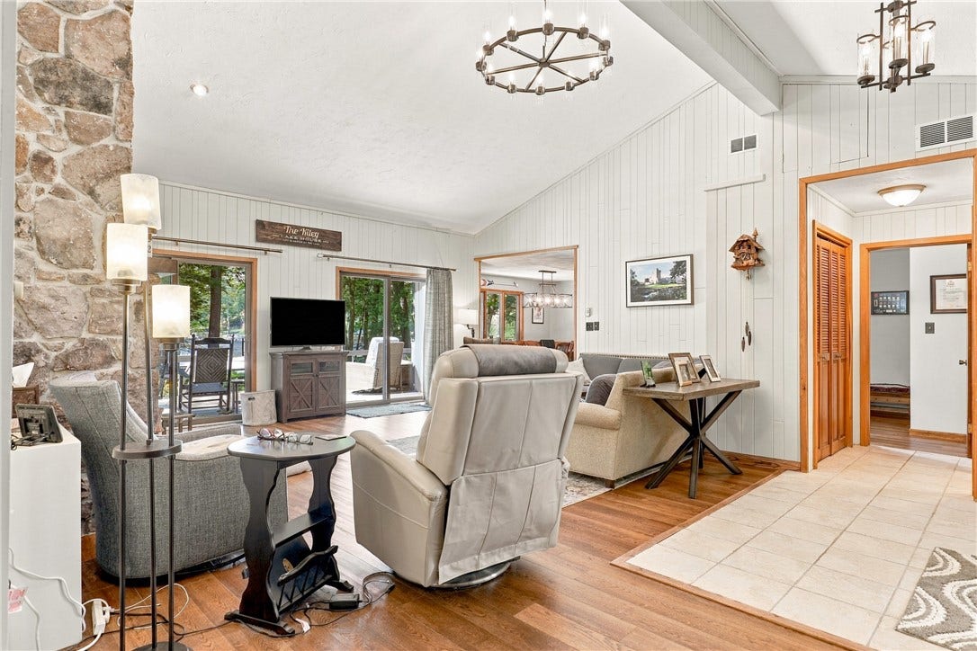 182 South Peninsula Drive, Central City, PA 15926