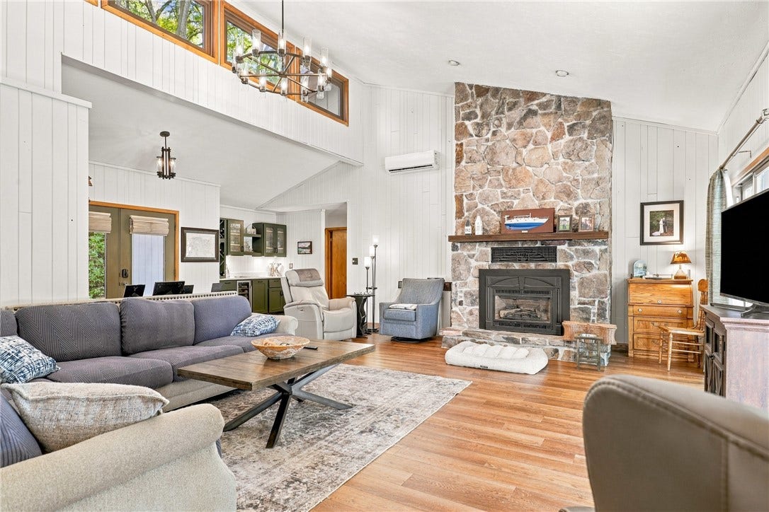 182 South Peninsula Drive, Central City, PA 15926
