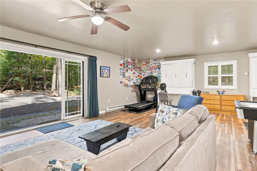 182 South Peninsula Drive, Central City, PA 15926