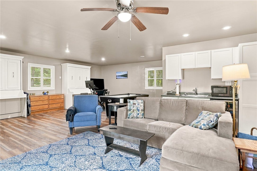 182 South Peninsula Drive, Central City, PA 15926
