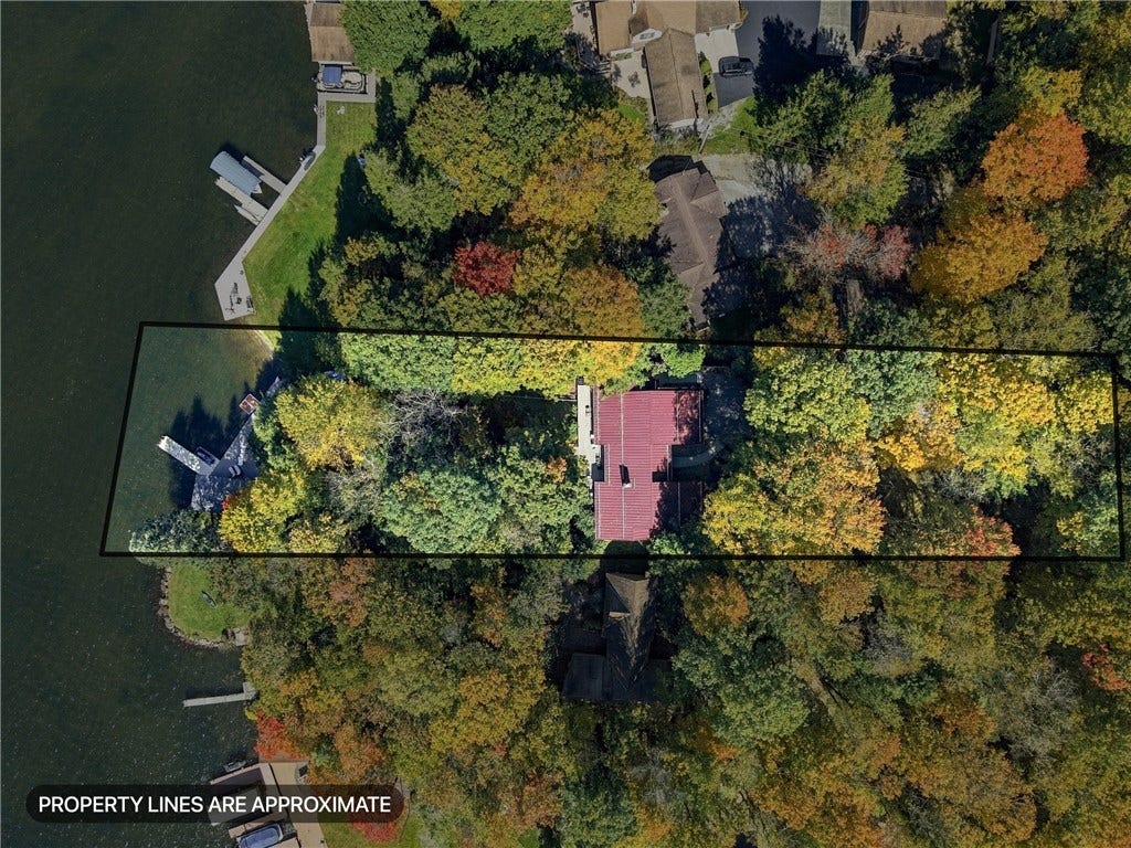 182 South Peninsula Drive, Central City, PA 15926