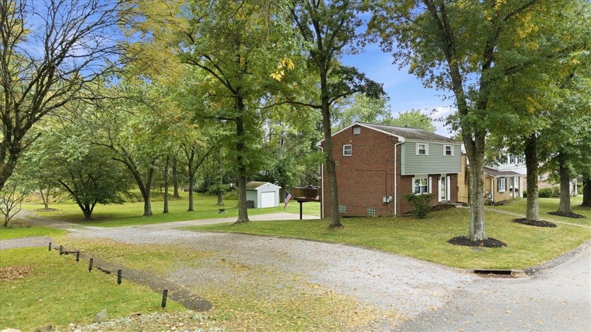 1015 Evergreen Dr, Pittsburgh, PA 15235 1015 Evergreen Dr, Pittsburgh, PA 15235