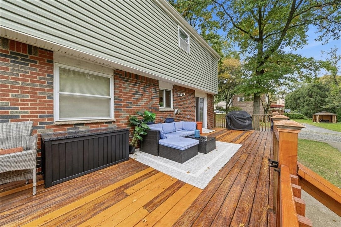 1015 Evergreen Dr, Pittsburgh, PA 15235 1015 Evergreen Dr, Pittsburgh, PA 15235