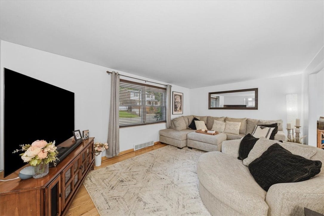 1015 Evergreen Dr, Pittsburgh, PA 15235 1015 Evergreen Dr, Pittsburgh, PA 15235