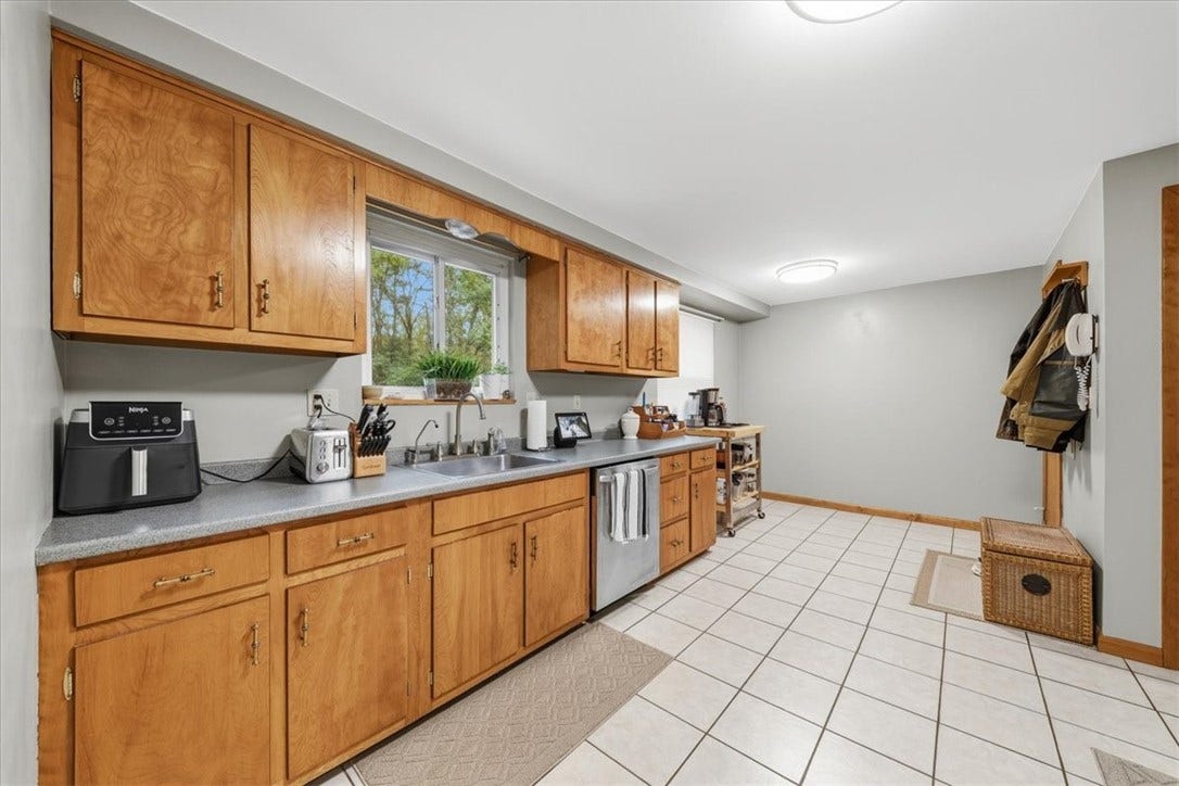 1015 Evergreen Dr, Pittsburgh, PA 15235 1015 Evergreen Dr, Pittsburgh, PA 15235