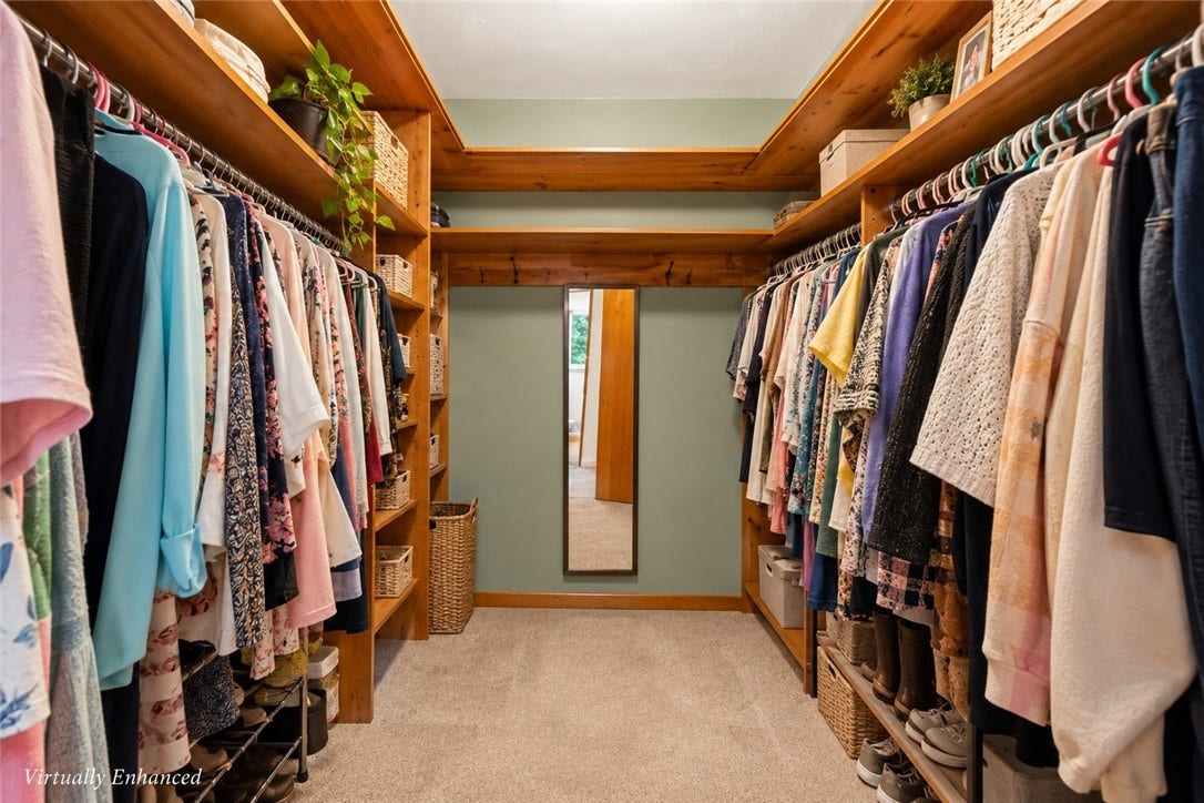 4742 Jewel Dr, Pittsburgh, PA 15236 I think you could do a cartwheel in here!