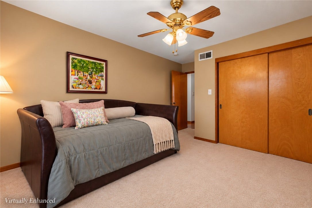 4742 Jewel Dr, Pittsburgh, PA 15236 Bedroom 3 - opposite view