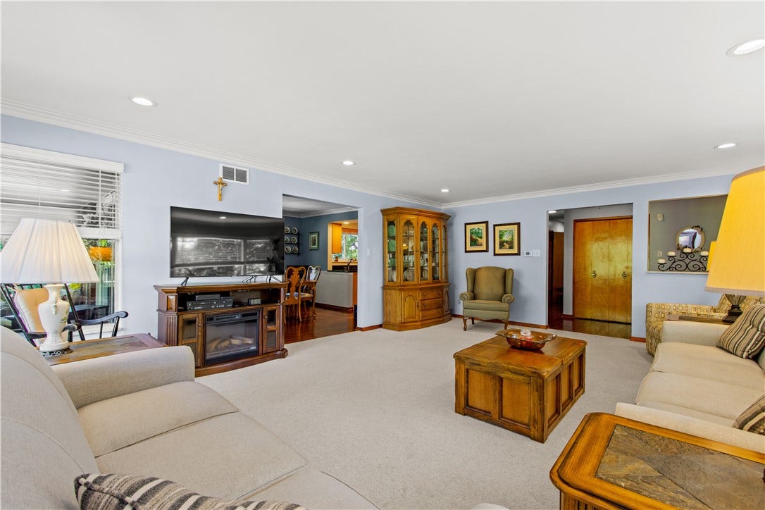 4742 Jewel Dr, Pittsburgh, PA 15236 4742 Jewel Dr, Pittsburgh, PA 15236