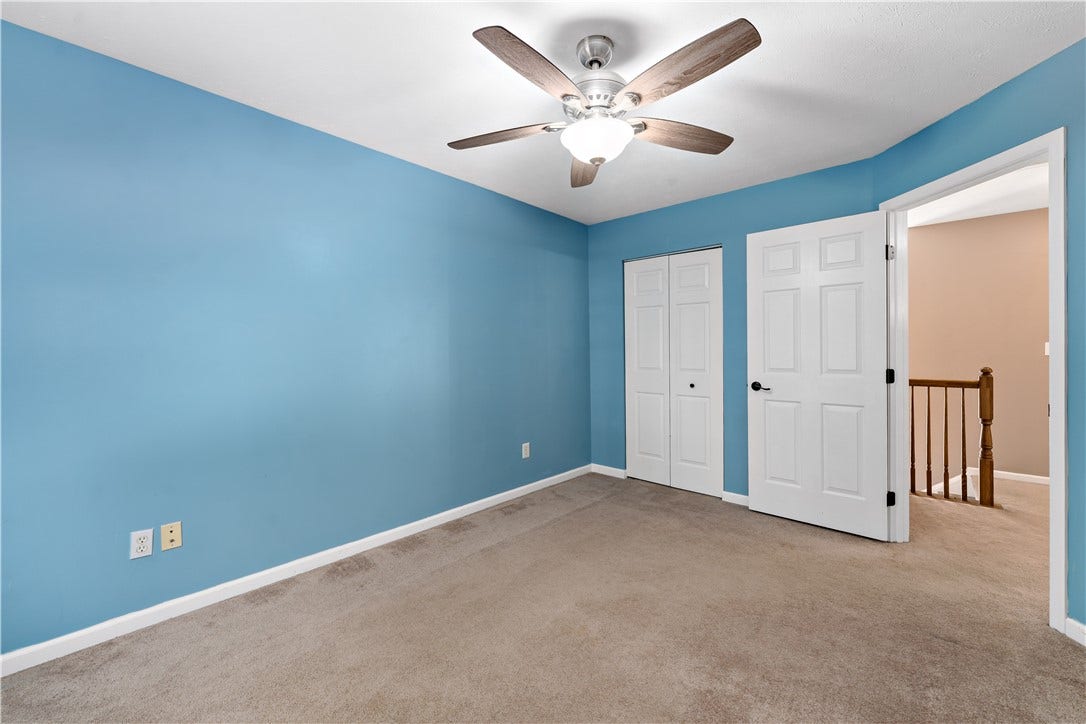 422 Sherwood Dr, Beaver, PA 15009