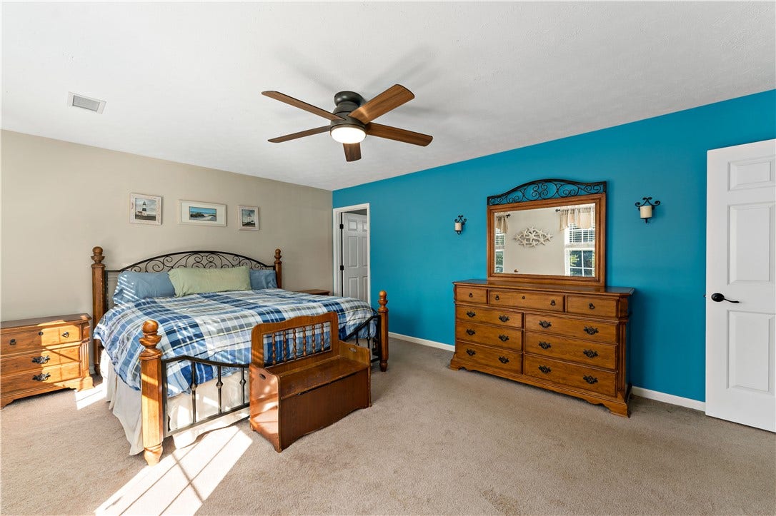 422 Sherwood Dr, Beaver, PA 15009