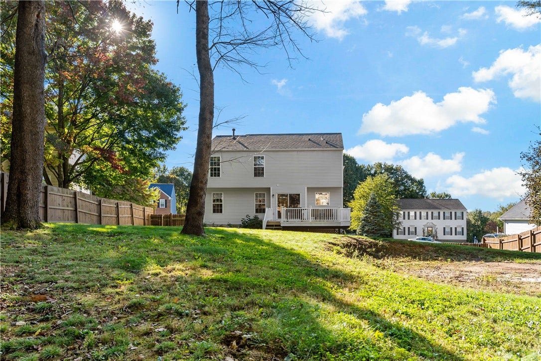 422 Sherwood Dr, Beaver, PA 15009