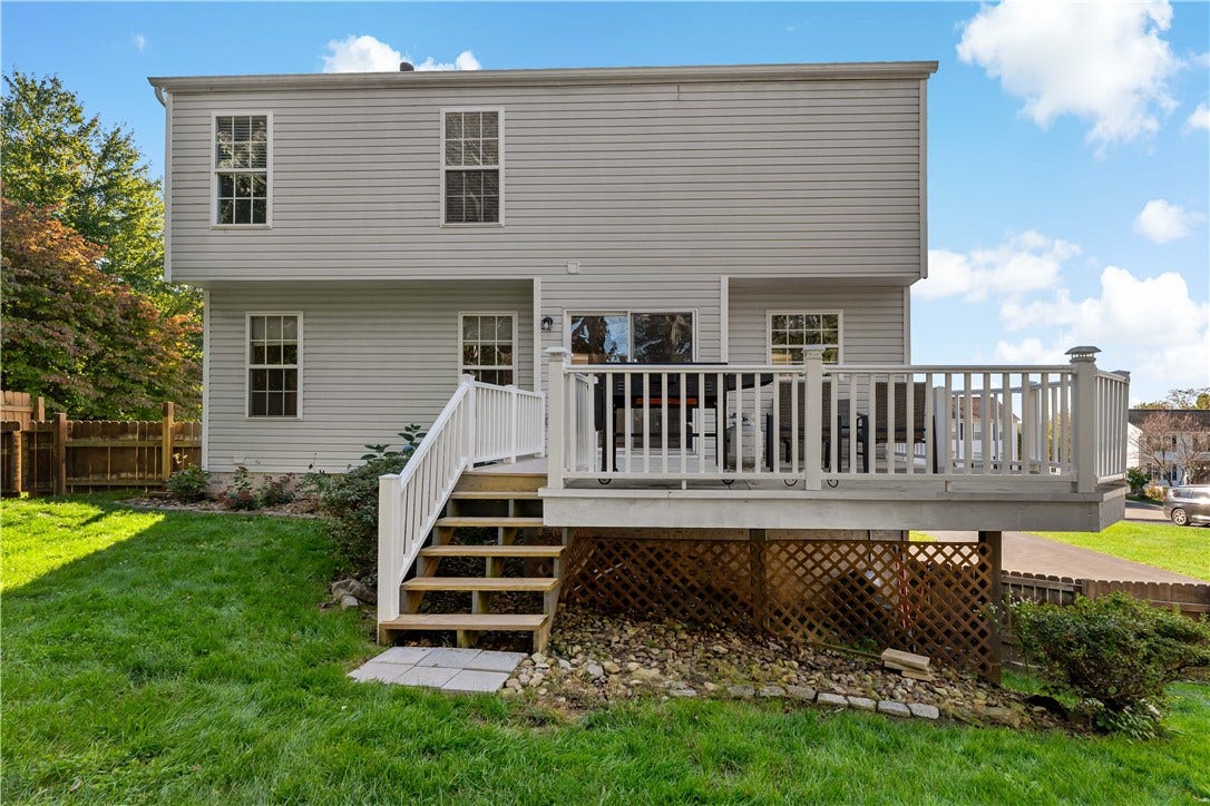 422 Sherwood Dr, Beaver, PA 15009