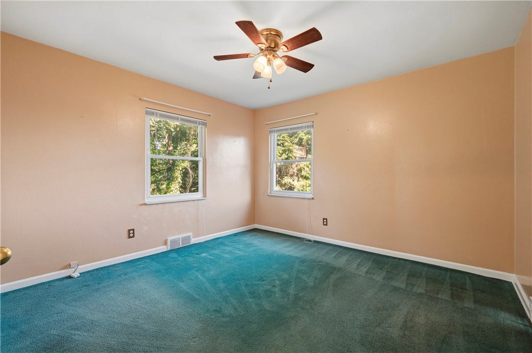 3942 Lawnview Ave, Pittsburgh, PA 15227 Primary Bedroom