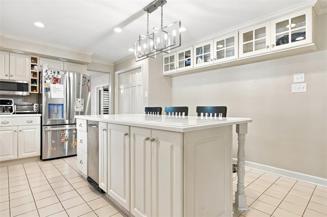 821 Jonathan Dr, Bethel Park, PA 15102 821 Jonathan Dr, Bethel Park, PA 15102