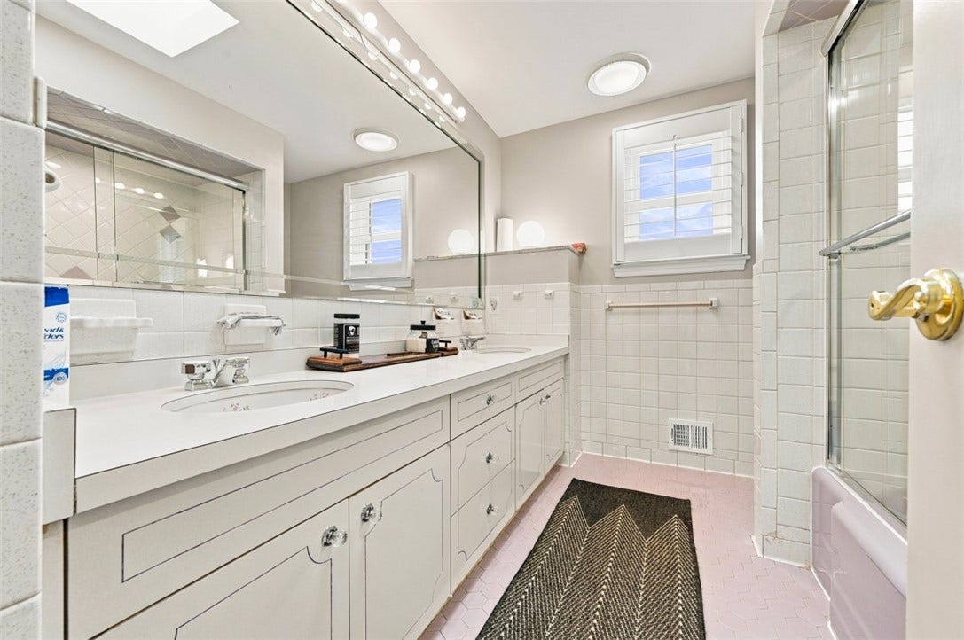 821 Jonathan Dr, Bethel Park, PA 15102 821 Jonathan Dr, Bethel Park, PA 15102