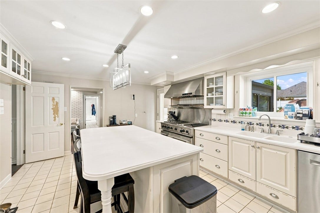 821 Jonathan Dr, Bethel Park, PA 15102 821 Jonathan Dr, Bethel Park, PA 15102
