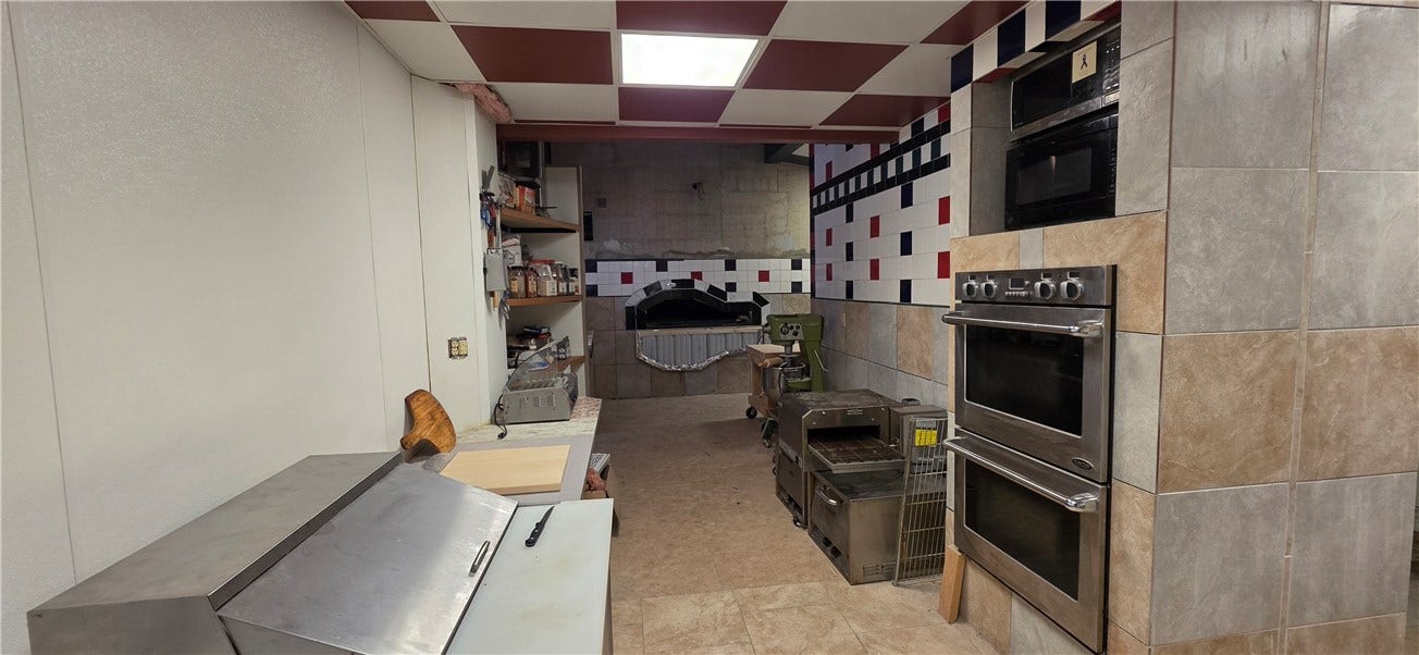 210 S Ray St, New Castle, PA 16101 210 S Ray St, New Castle, PA 16101