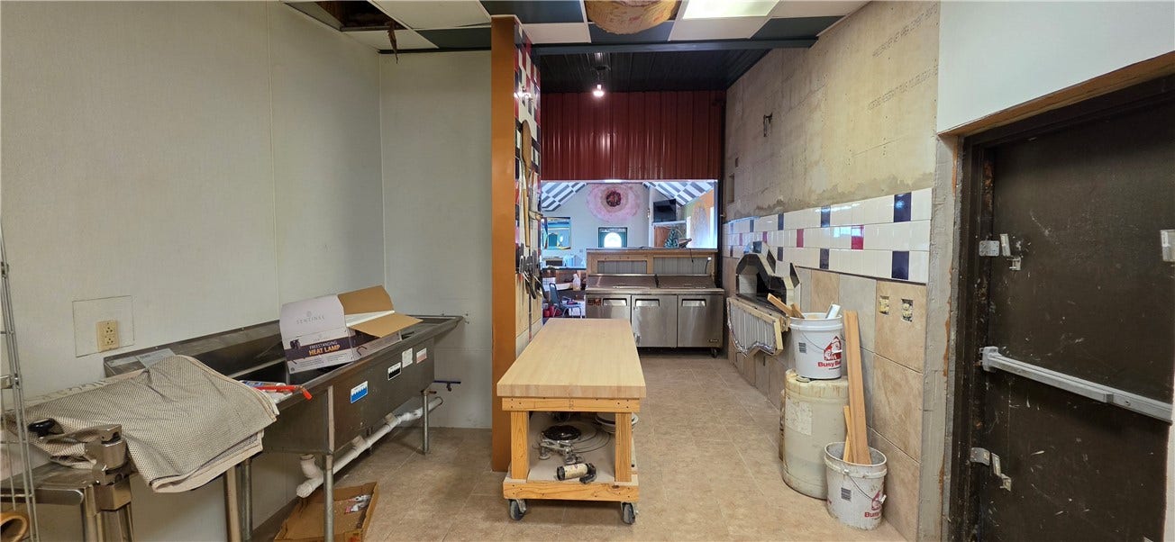 210 S Ray St, New Castle, PA 16101 210 S Ray St, New Castle, PA 16101