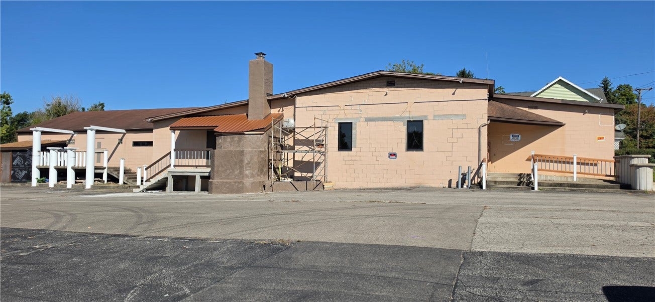 210 S Ray St, New Castle, PA 16101 210 S Ray St, New Castle, PA 16101