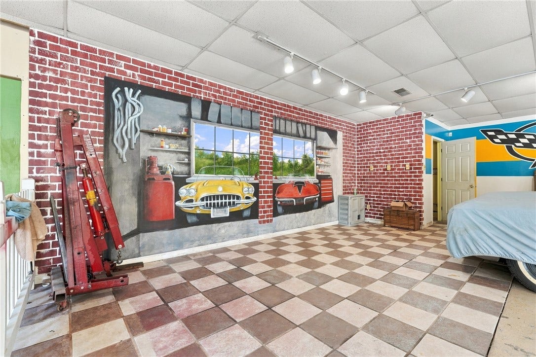 3749 W State St, Edinburg, PA 16116