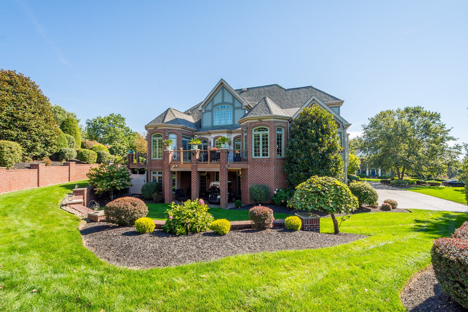 1085 St Mellion Drive, Presto, PA 15142