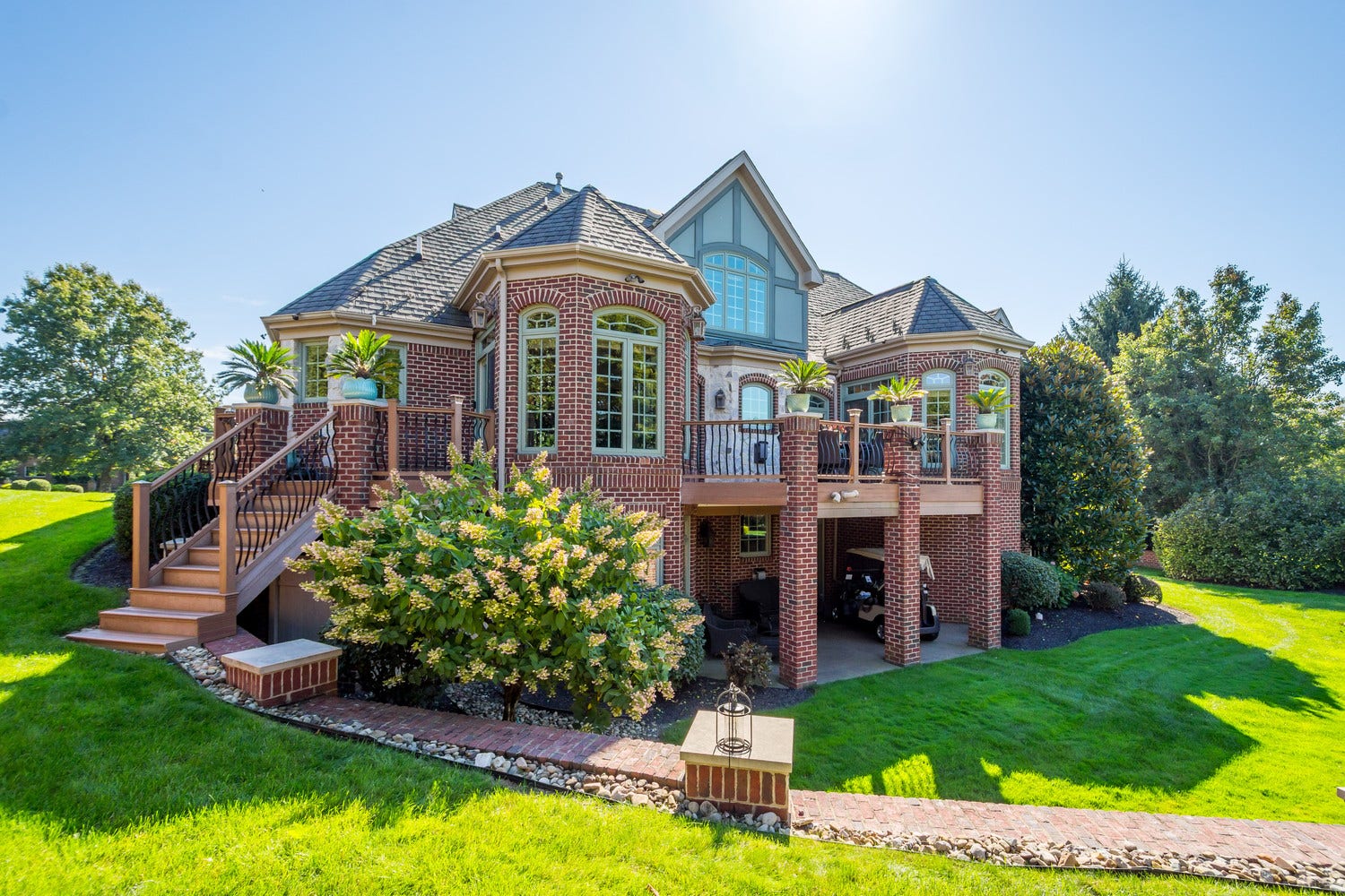 1085 St Mellion Drive, Presto, PA 15142