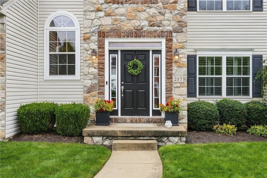 217 Windham Ln, Mars, PA 16046 217 Windham Ln, Mars, PA 16046