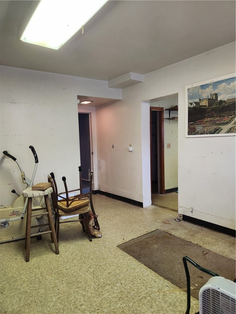 5623-5625 Carnegie St, Pittsburgh, PA 15201 5625 side Basement