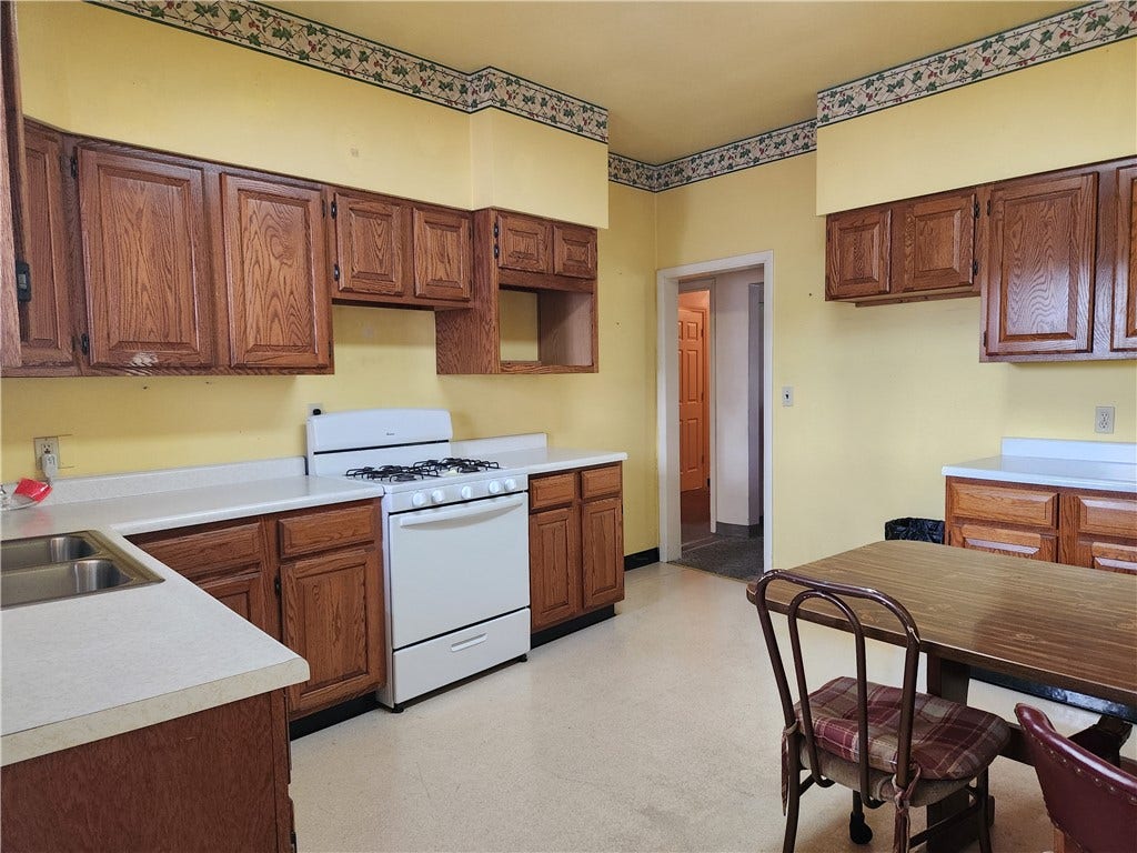 5623-5625 Carnegie St, Pittsburgh, PA 15201 5623 Kitchen