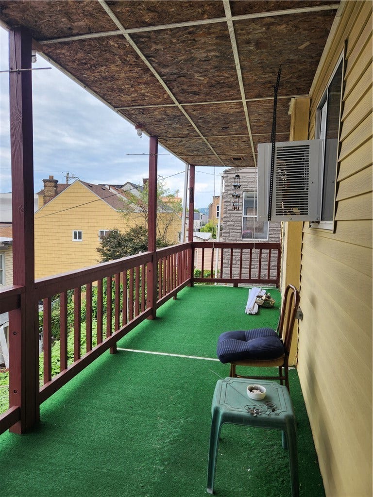 5623-5625 Carnegie St, Pittsburgh, PA 15201 Back porch off of Kitcen