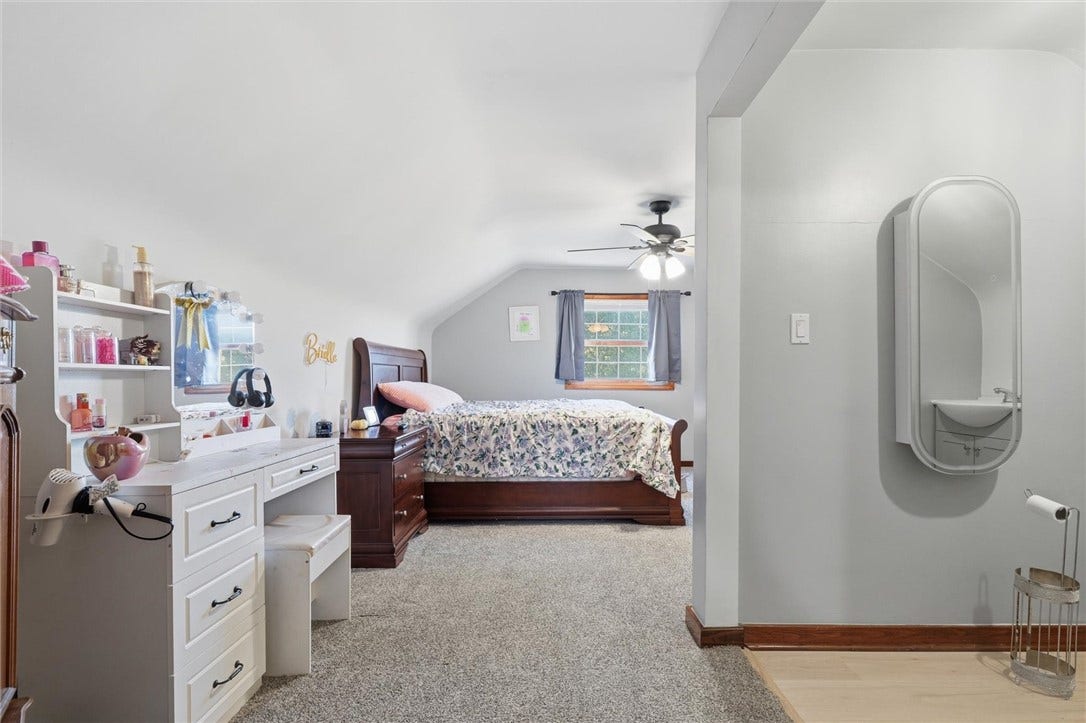 1115 Brown St, Rostraver Twp, PA 15012 1115 Brown St, Rostraver Twp, PA 15012