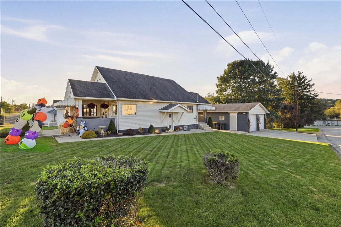 1115 Brown St, Rostraver Twp, PA 15012 1115 Brown St, Rostraver Twp, PA 15012