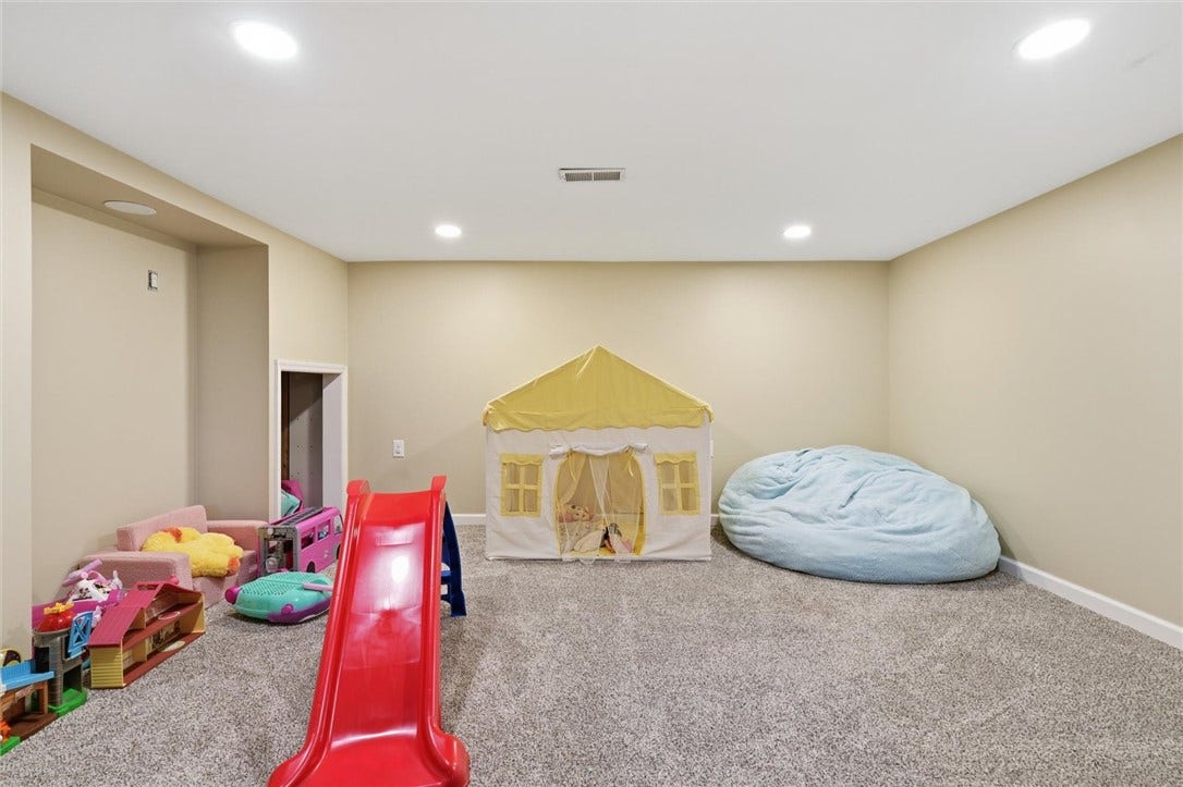 1115 Brown St, Rostraver Twp, PA 15012 1115 Brown St, Rostraver Twp, PA 15012