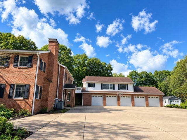 446 Monroe Rd, Sarver, PA 16055