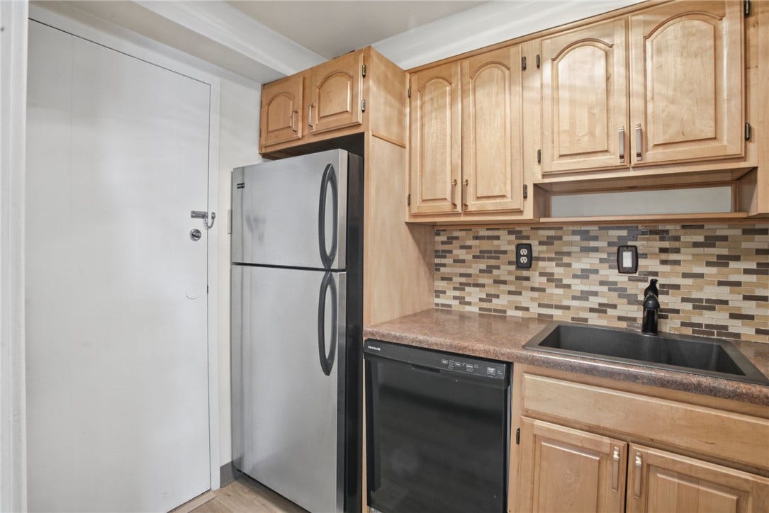 4601 Fifth, #521, Pittsburgh, PA 15213 4601 Fifth, #521, Pittsburgh, PA 15213