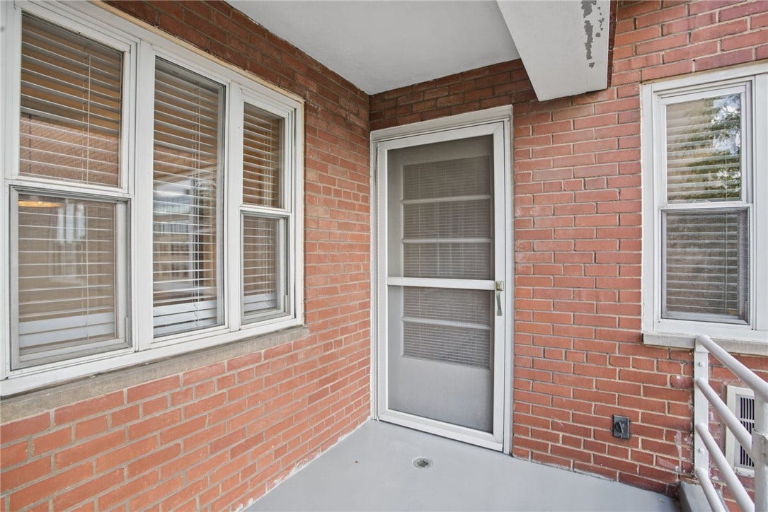 4601 Fifth, #521, Pittsburgh, PA 15213 4601 Fifth, #521, Pittsburgh, PA 15213