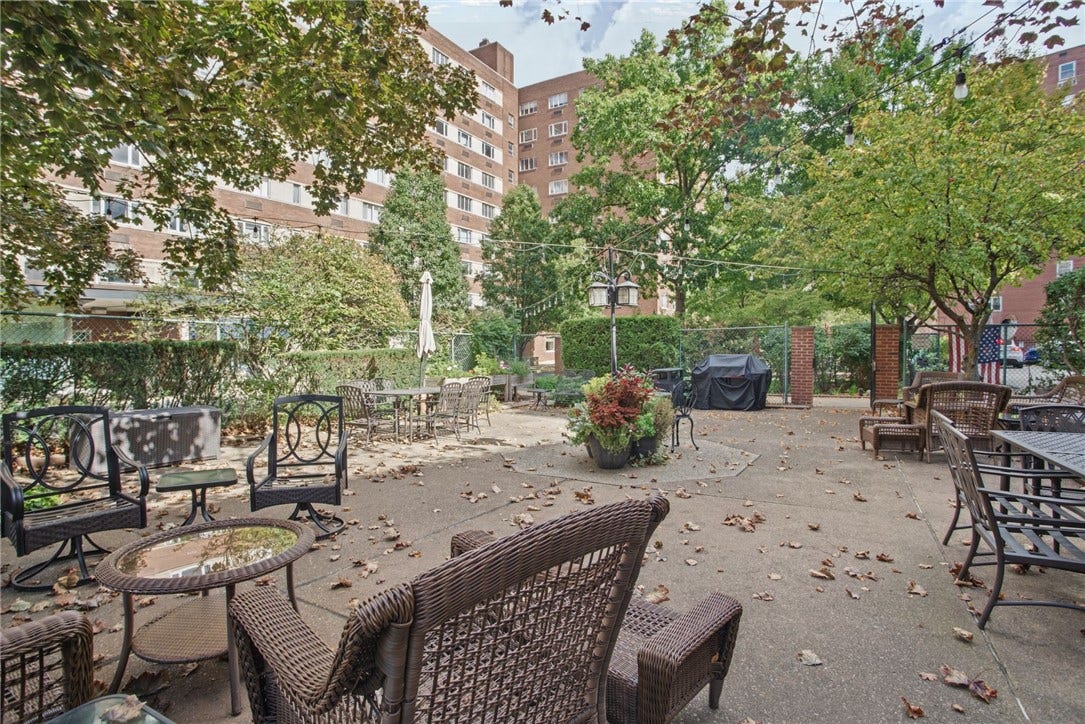 4601 Fifth, #521, Pittsburgh, PA 15213 4601 Fifth, #521, Pittsburgh, PA 15213