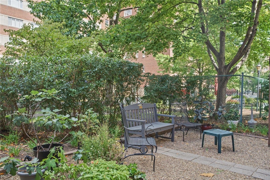 4601 Fifth, #521, Pittsburgh, PA 15213 4601 Fifth, #521, Pittsburgh, PA 15213